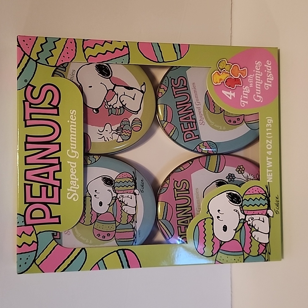 PEANUTS Shaped Gummies Easter Tins